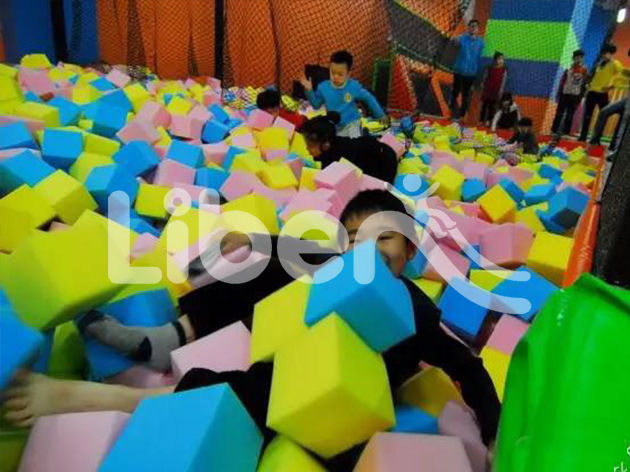 娛樂健身新型蹦床實物照 娛樂健身新型蹦床實物照