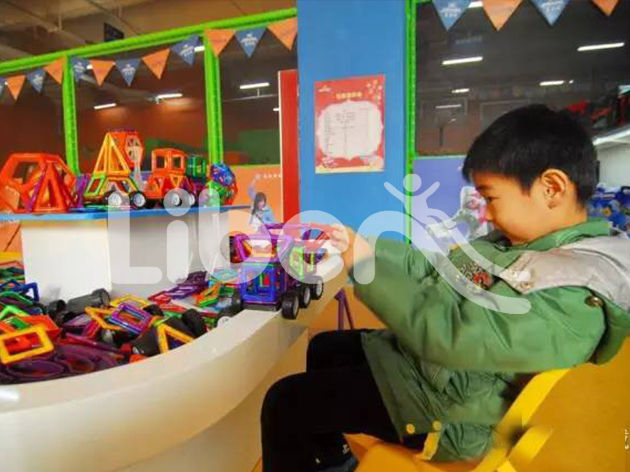 娛樂健身新型蹦床實物照