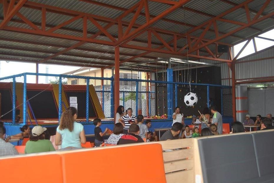 國(guó)外淘氣堡商家門店