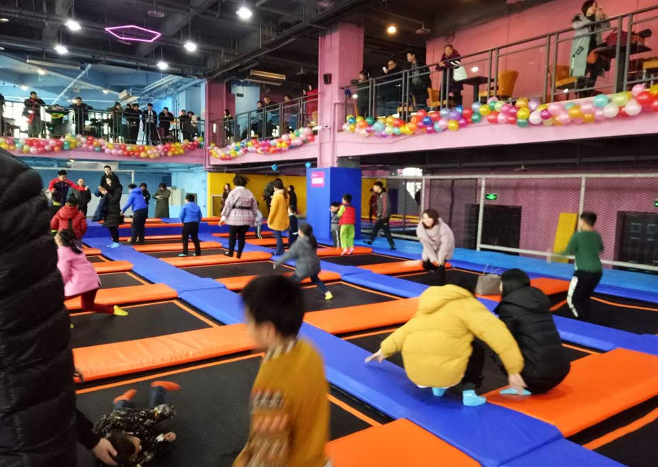 蹦床 蹦床公園