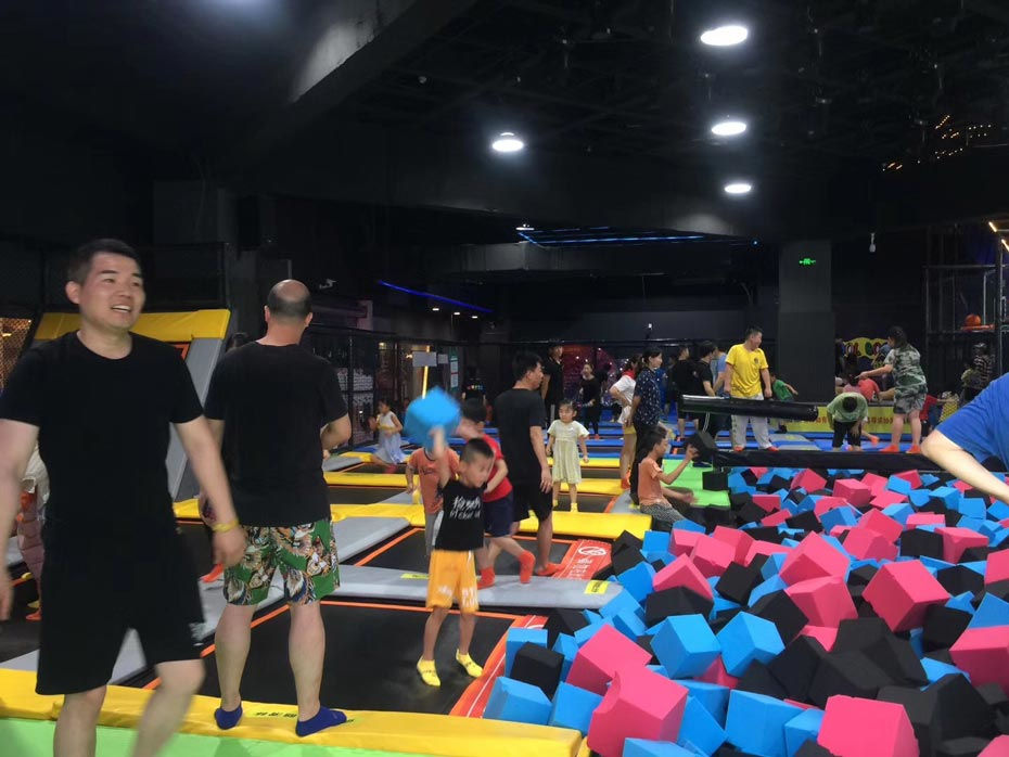 蹦床實(shí)物照片