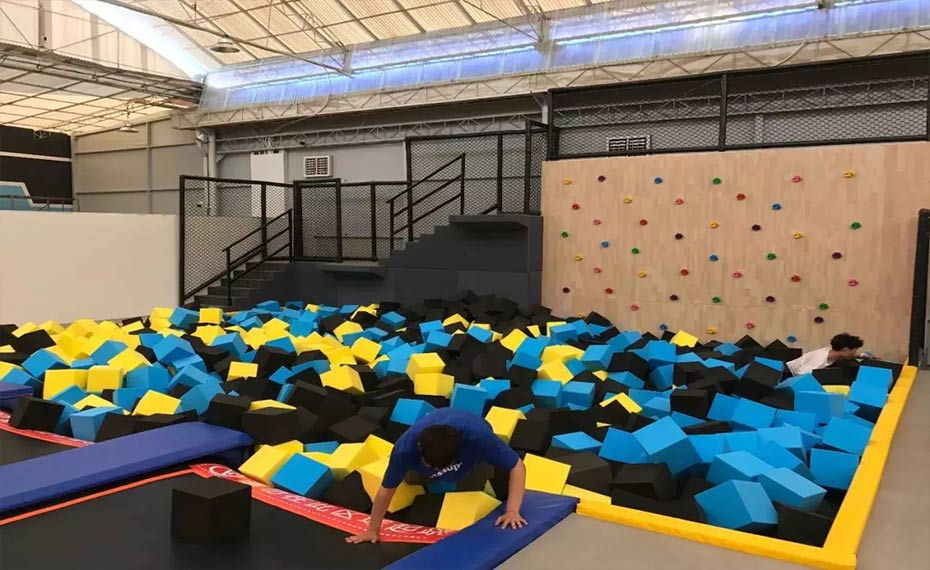 蹦床 蹦床