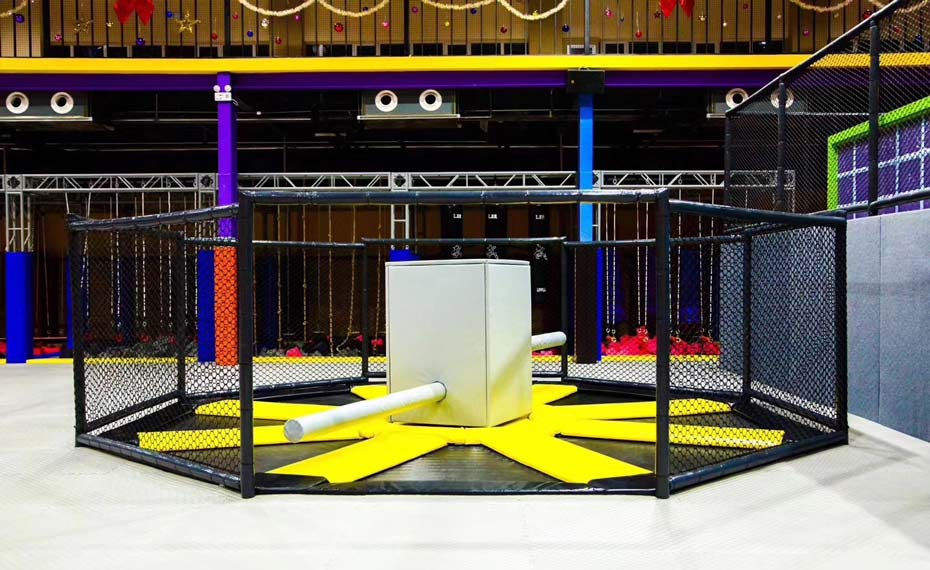 旋轉(zhuǎn)蹦床