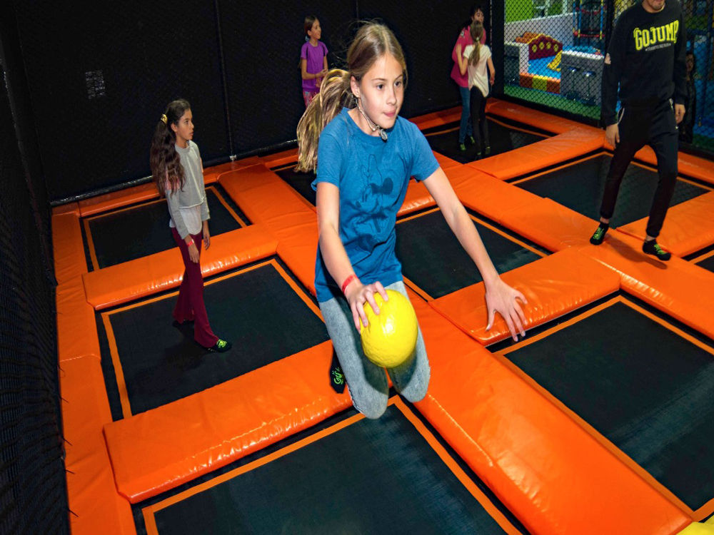 室內(nèi)蹦床主題公園