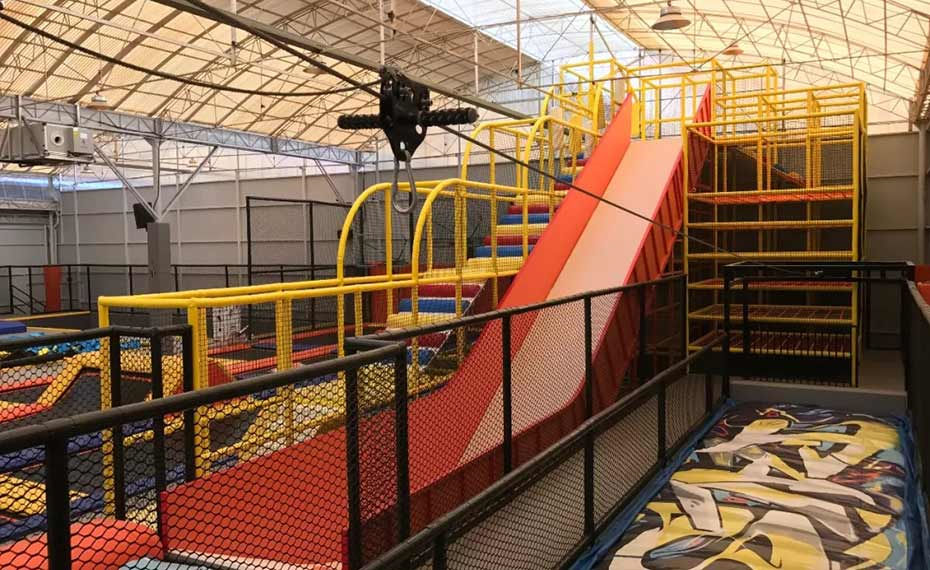 網(wǎng)紅蹦床公園