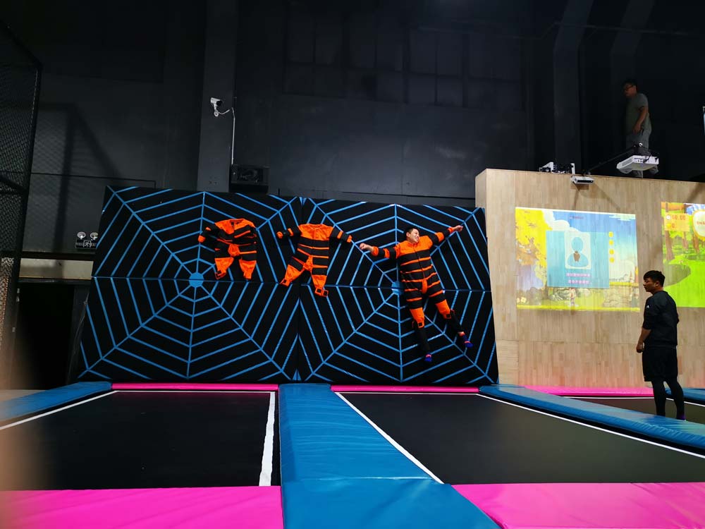 蹦床館設備 蹦床館設備