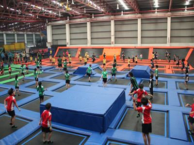 蹦床館廠家怎么樣?選擇蹦床館廠家的注意事項有哪些?